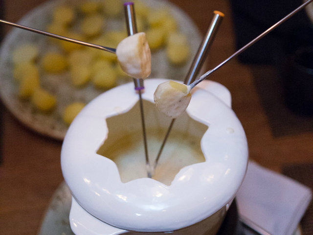 Βραδιές fondue στο Malabar