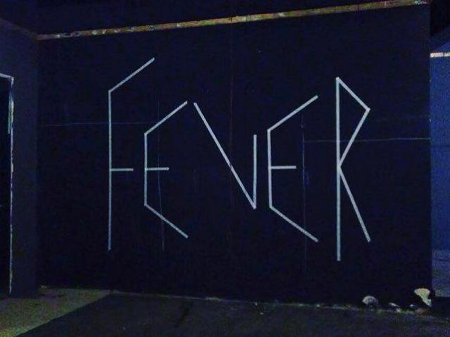 To Fever αλλάζει