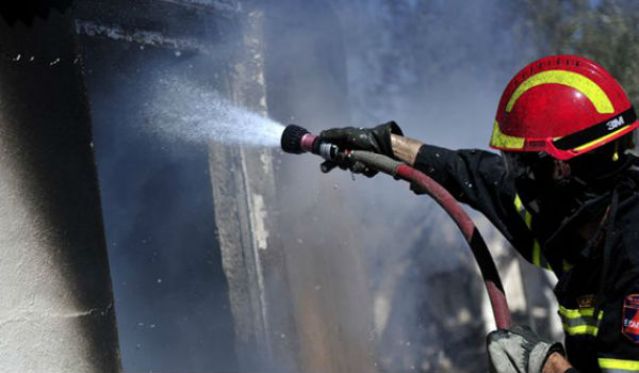 Φωτιά ξέσπασε χθες το βράδυ στη Μαρίνα Φλοίσβου