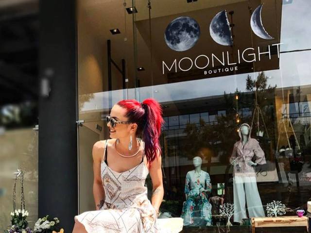 Η Ελένη Βουλγαράκη στο Moonlight Boutique στη Γλυφάδα