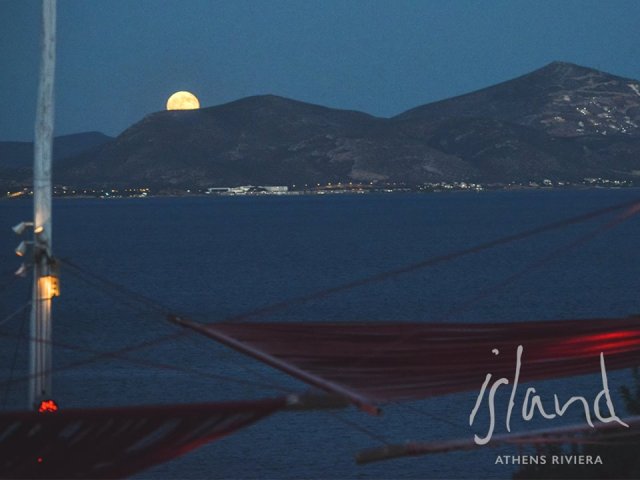 Moonshine party στο Island