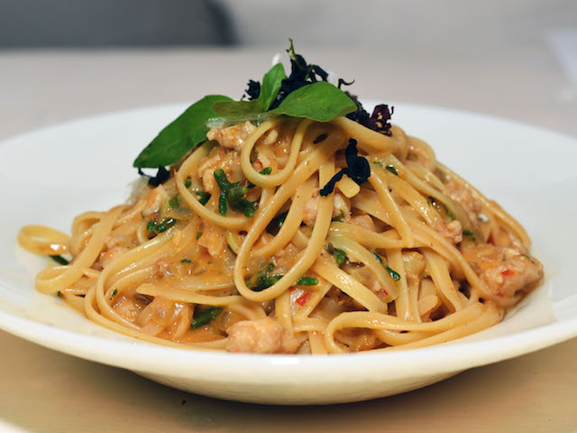 Τα linguini με τη σκορπίνα του Blue Fish