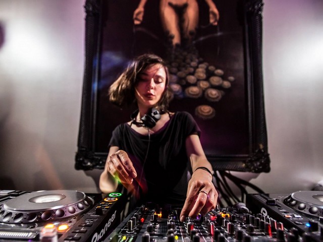 Χριστούγεννα με Nina Kraviz