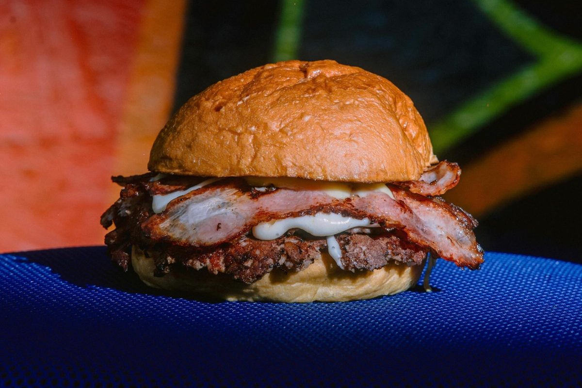 Hanky Panky: Burger «από άλλον πλανήτη» στο νέο street food στέκι του Γρηγόρη Κίκη