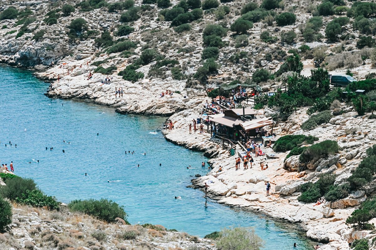 12 θρυλικές καλοκαιρινές στάσεις στα νότια