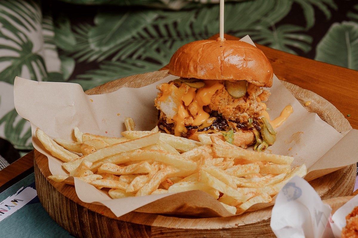 All summer long, we’re meeting for burgers and cocktails at Wynwood