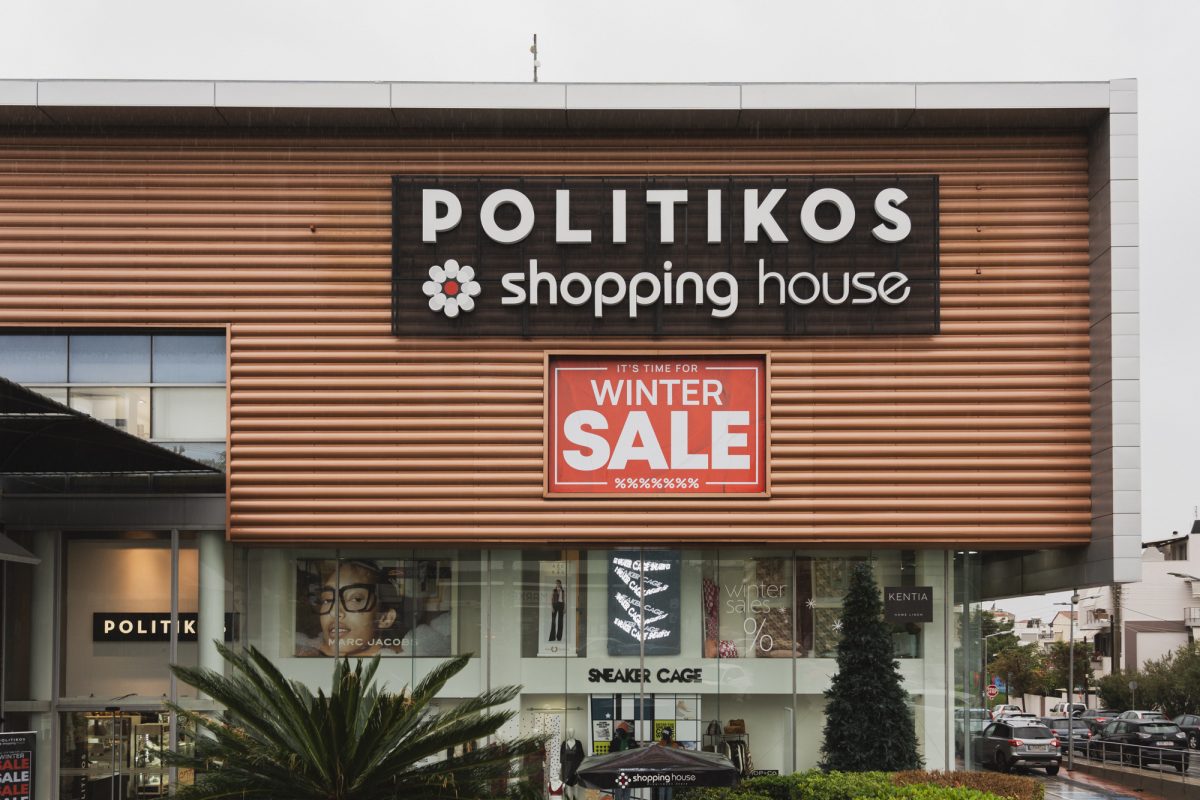 Οι μεγάλες εκπτώσεις ξεκίνησαν στο νέο fashion spot Politikos Shopping House του Αλίμου